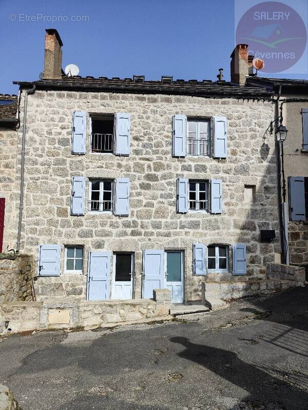 Maison à LE PONT-DE-MONTVERT