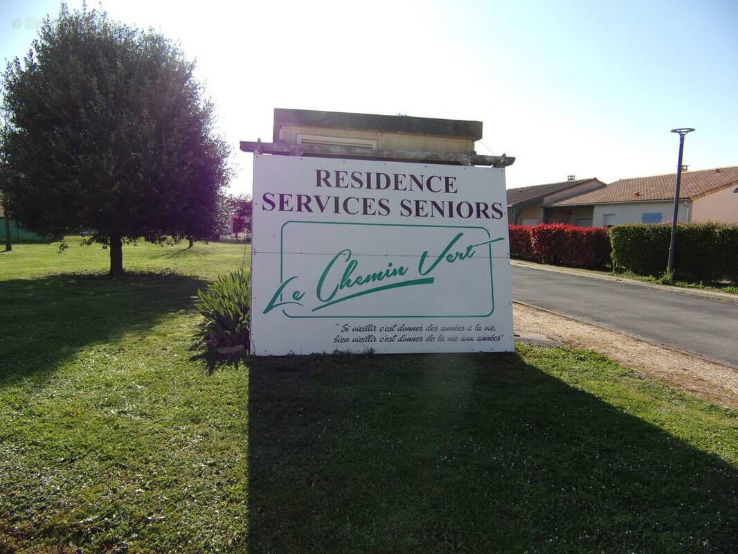 Appartement à CHEF-BOUTONNE