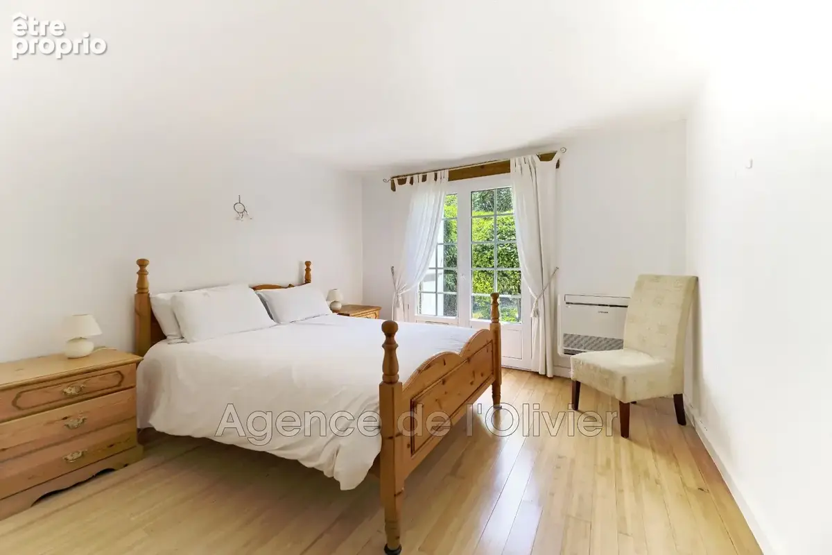 Maison 7 pièces 256 m² à vendre à Tourrettes-Sur-Loup (06140) - photo 9