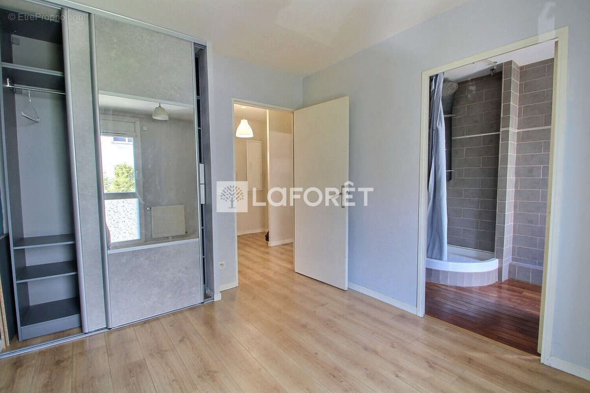 Appartement à NANTERRE