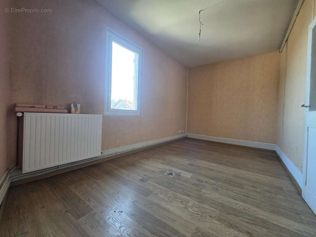 Appartement à NIVOLAS-VERMELLE