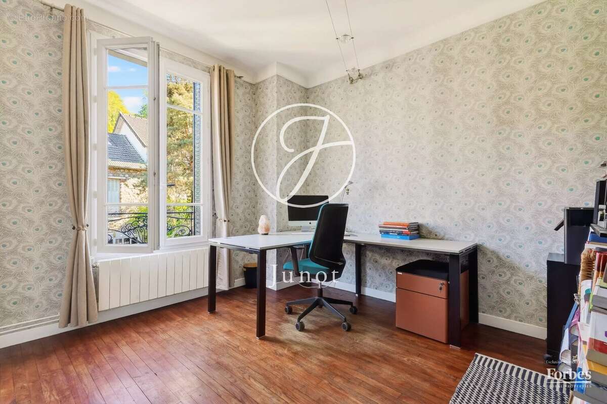 Ville-d'Avray - CENTRE - Maison - 180 m² - Terrain de 260 m² - photo 13