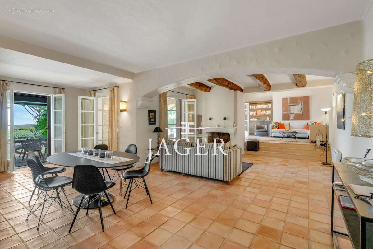 Maison 250 m² à Grimaud  - photo 7