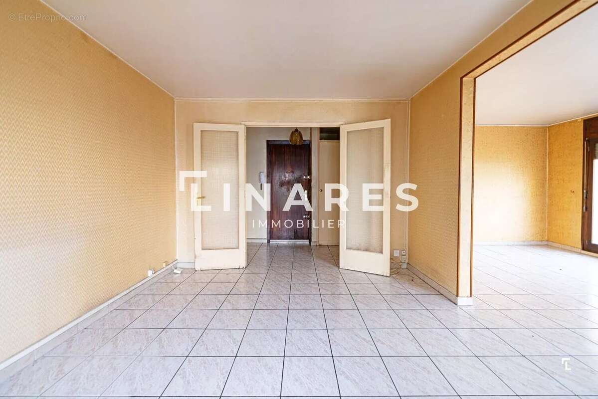 Appartement à MARSEILLE-3E