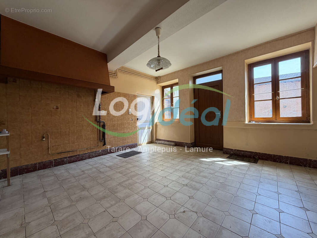 Maison de ville à rénover - photo 4