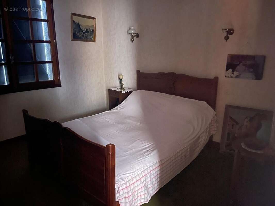 Maison 102 m² à Le Montat  - photo 7