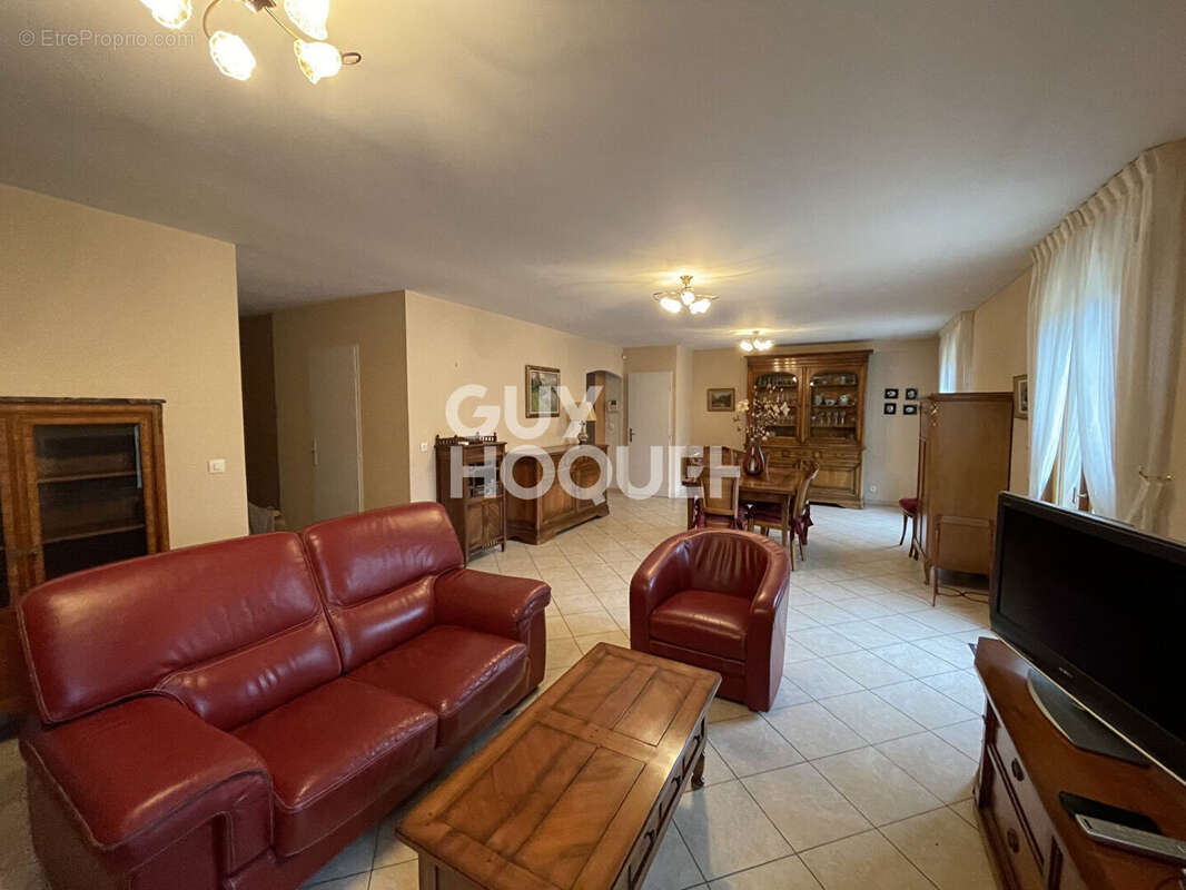 Maison à FONTENAY-TRESIGNY