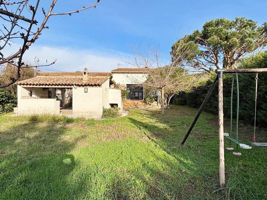 Maison à PUGET-SUR-ARGENS