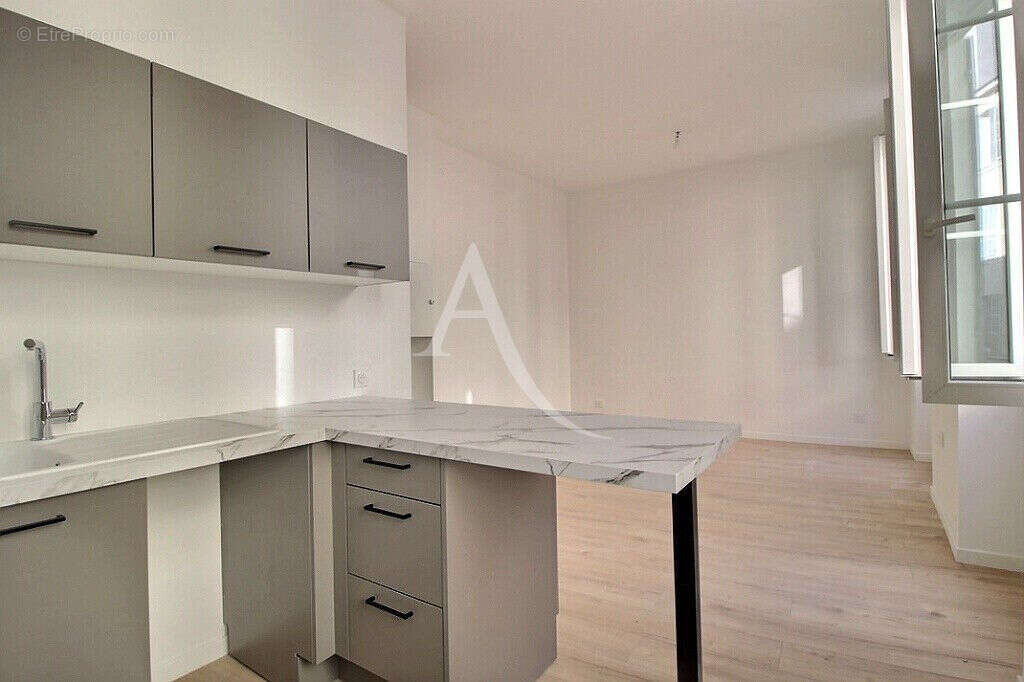 Appartement à MARSEILLE-6E