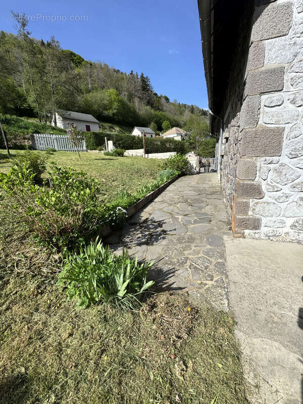 Maison à LAVEISSIERE
