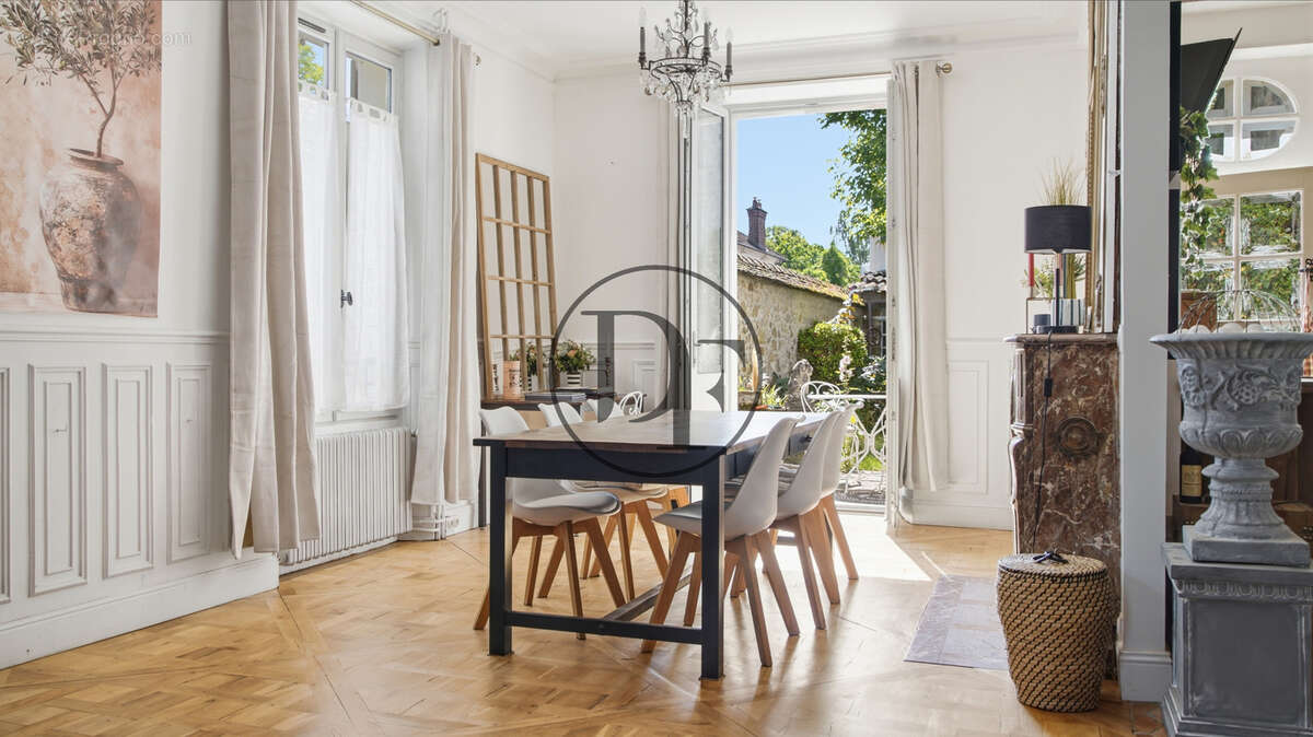 Maison à FONTAINEBLEAU