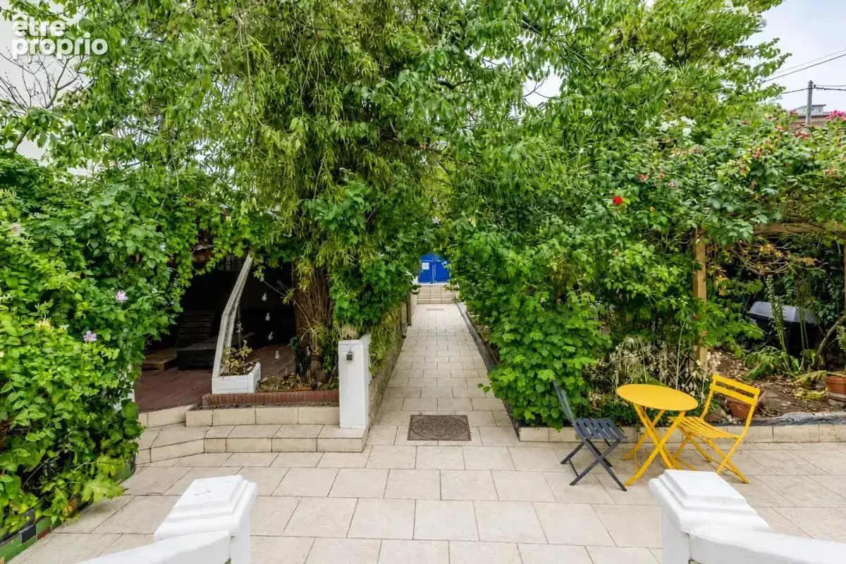 Maison de 9 pièces de 196 m² à Aubervilliers - photo 15