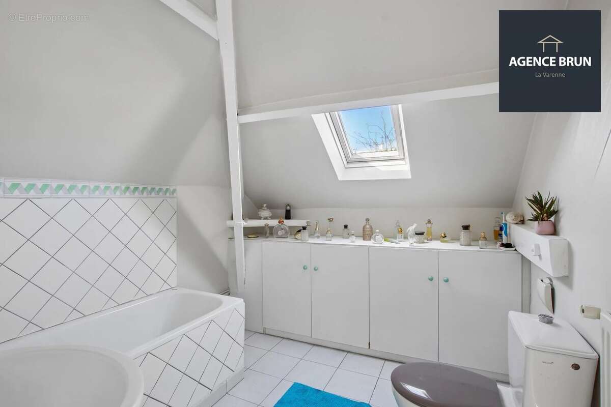 Maison à SAINT-MAUR-DES-FOSSES