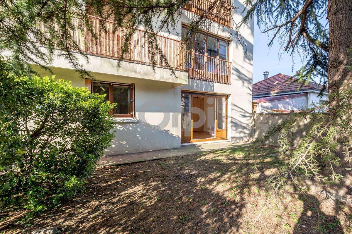 Appartement à SAINT-MAUR-DES-FOSSES
