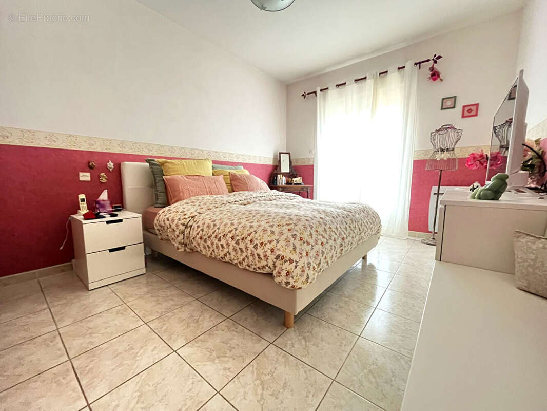 Maison à SAINT-LAURENT-DU-VAR