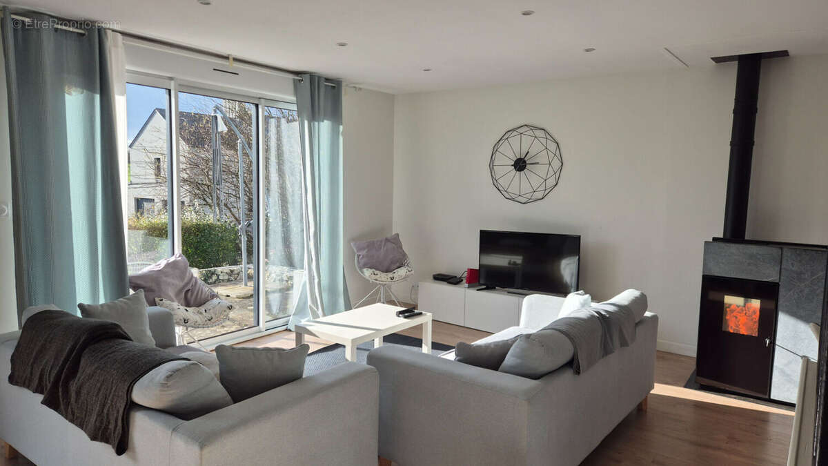 Maison à AUMEVILLE-LESTRE