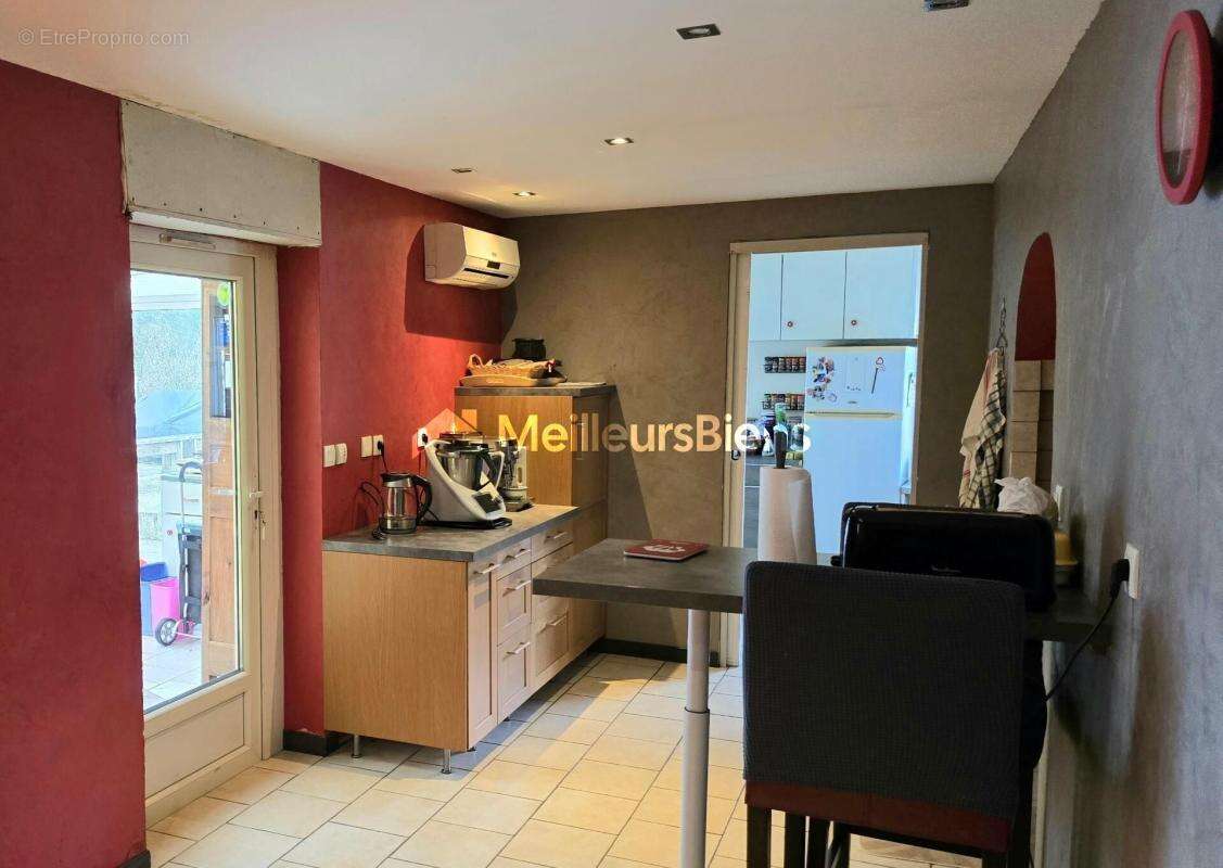 Maison en pierre, 140m²,  4 chambres - photo 2
