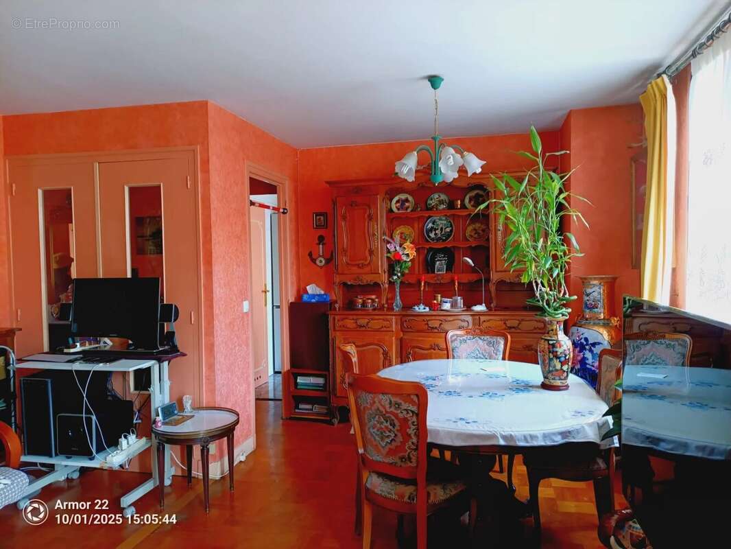 Appartement à CHARENTON-LE-PONT