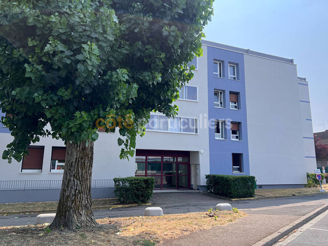 Appartement à SAINT-JEAN-DE-LA-RUELLE