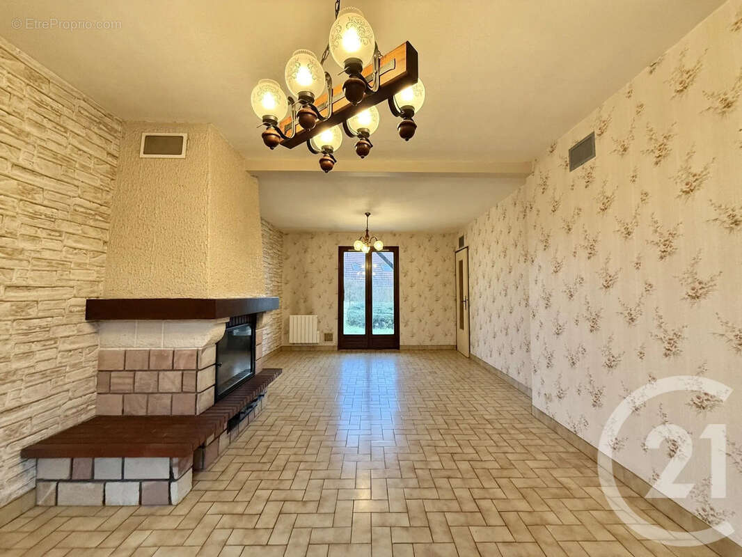 Maison à MONTBEUGNY