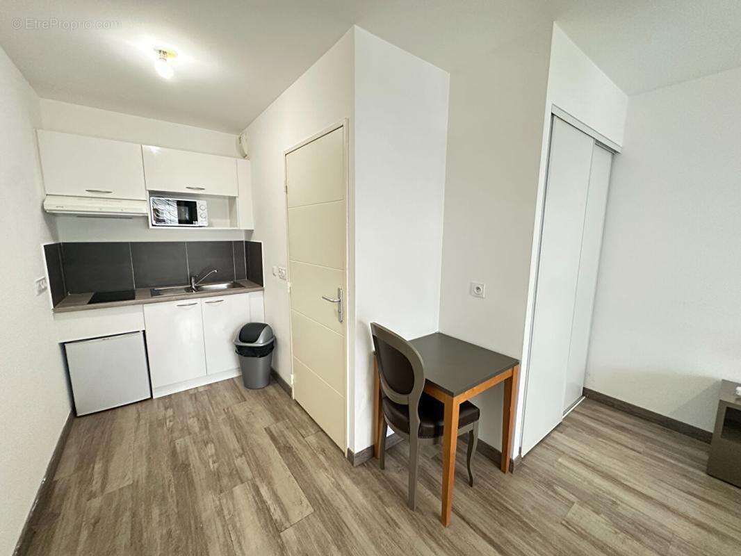 Appartement à EGUILLES