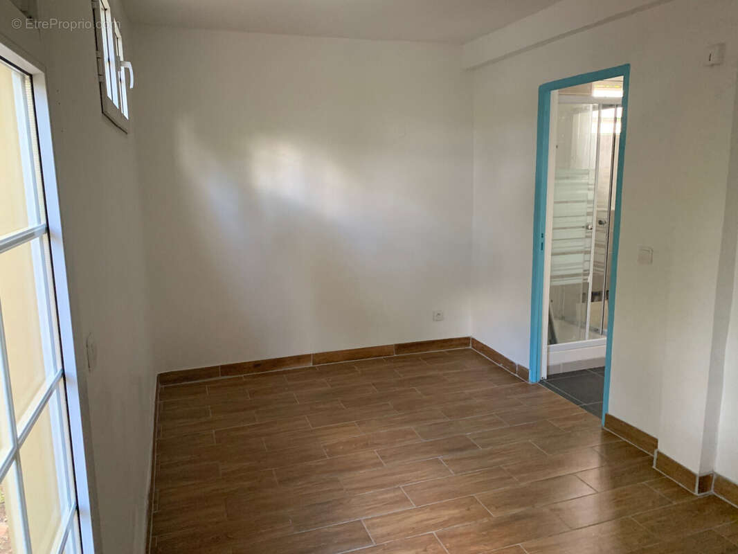 Appartement à LE ROBERT