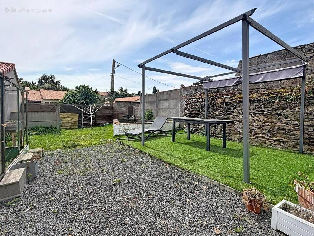 Photo 1 - Maison à LE MAY-SUR-EVRE