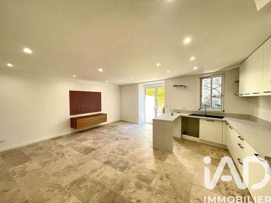 Photo 2 - Maison à COGOLIN