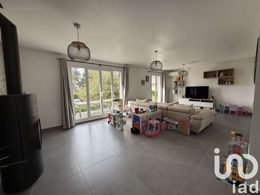 Photo 2 - Maison à VERT-SAINT-DENIS