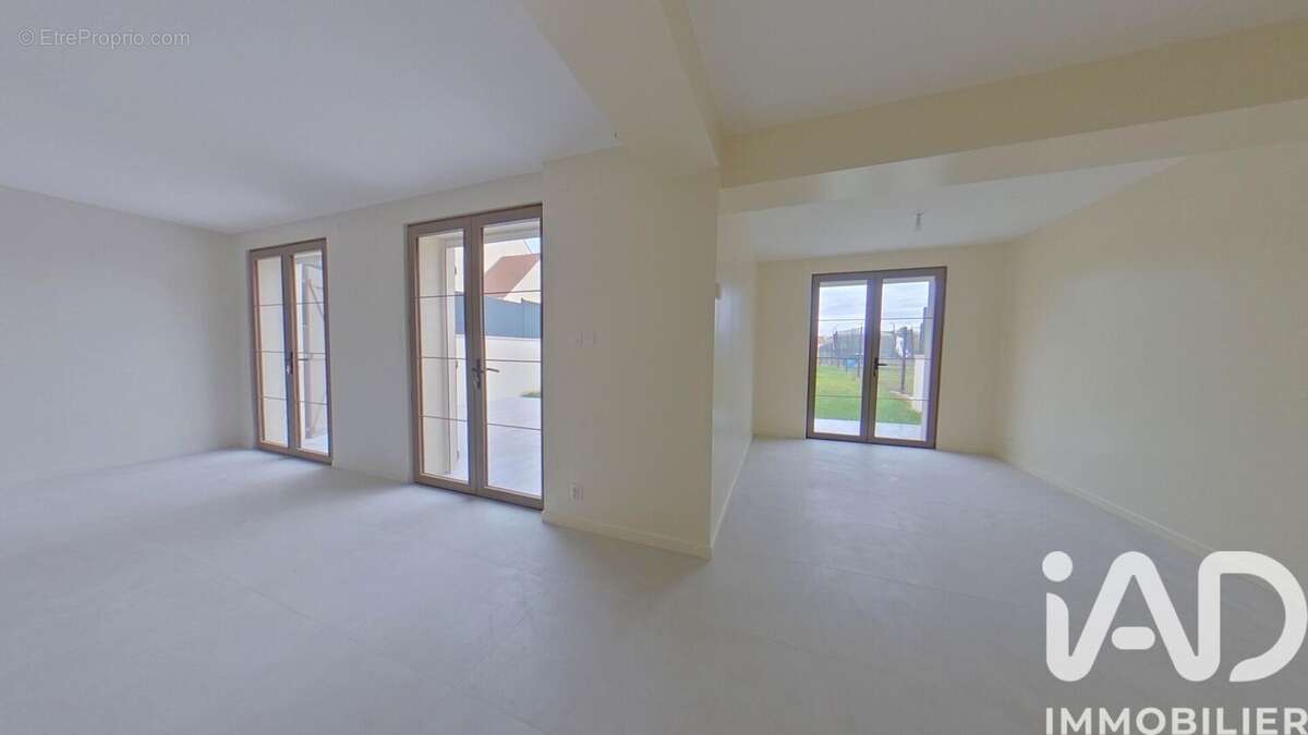 Photo 9 - Maison à SAVIGNY-LE-TEMPLE