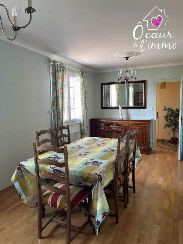 Maison 110 m² à Saint-Pierre-Des-Echaubrognes  - photo 6