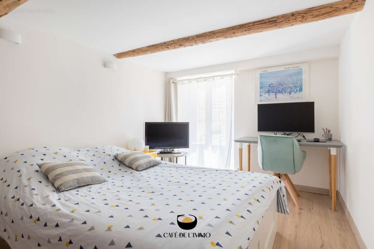 Appartement à MARSEILLE-6E