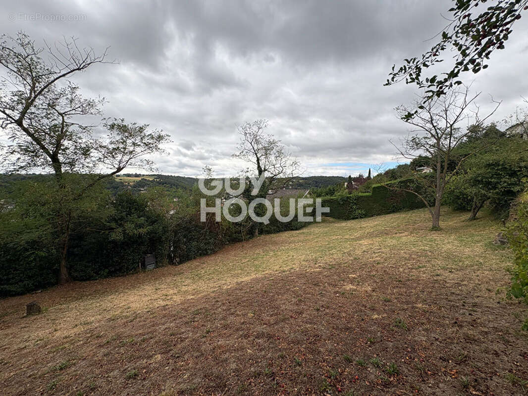 GIVORS MONTROND : Maison individuelle T4 - sous sol de 100m² - vue dégagée - plus de 1 500 m² de terrain - photo 16