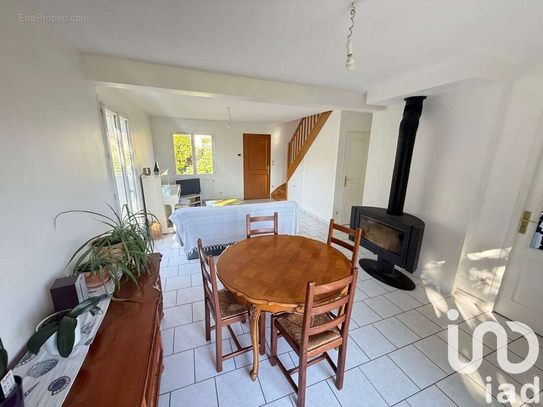Photo 5 - Maison à LA VILLE-AUX-DAMES