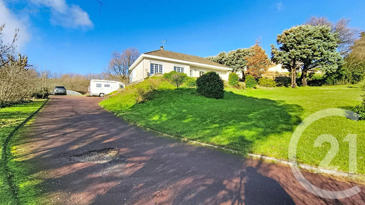 Maison à SAINT-CYR-SUR-LE-RHONE