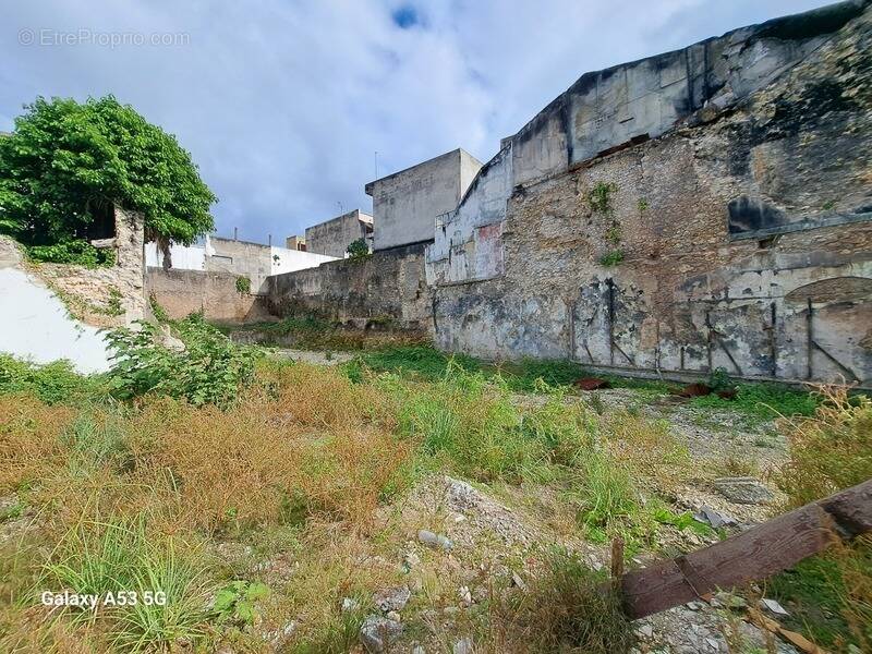 Terrain à POINTE-A-PITRE