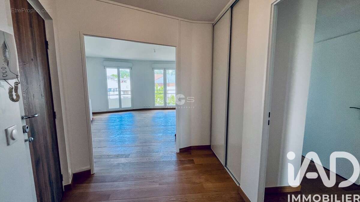 Photo 9 - Appartement à LE PLESSIS-TREVISE