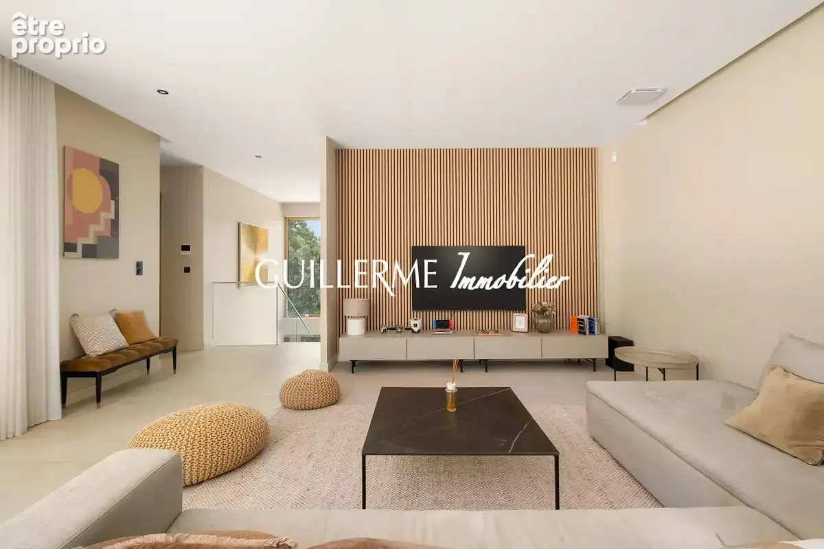 La Tour-de-Salvagny – Maison contemporaine de 228 m² – 5 suites – Piscine – Terrain de 2 150 m² - photo 12