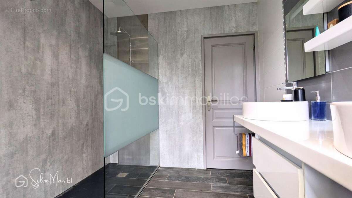 Maison à PUY-L&#039;EVEQUE