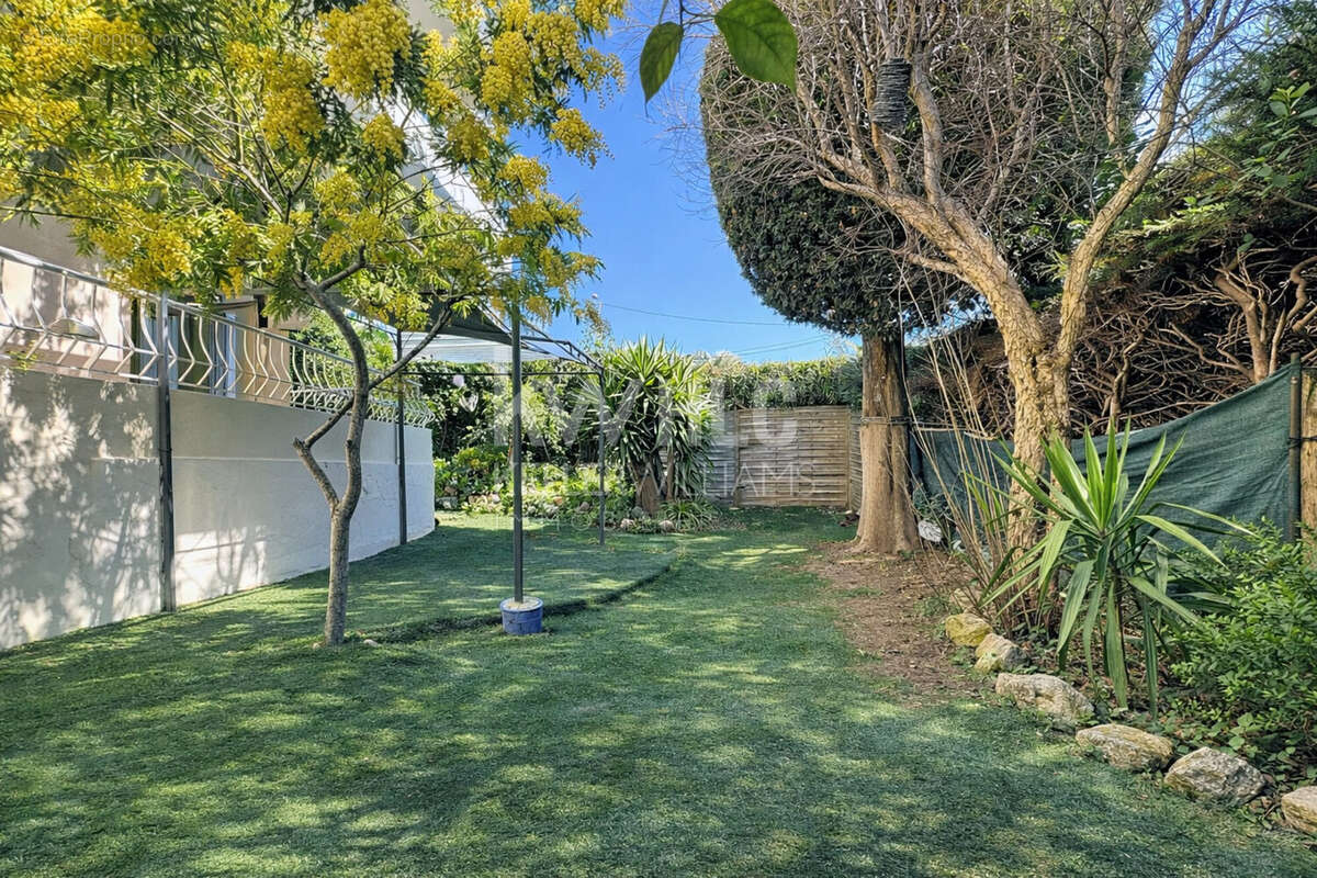 Appartement 55 m² à Antibes  - photo 3