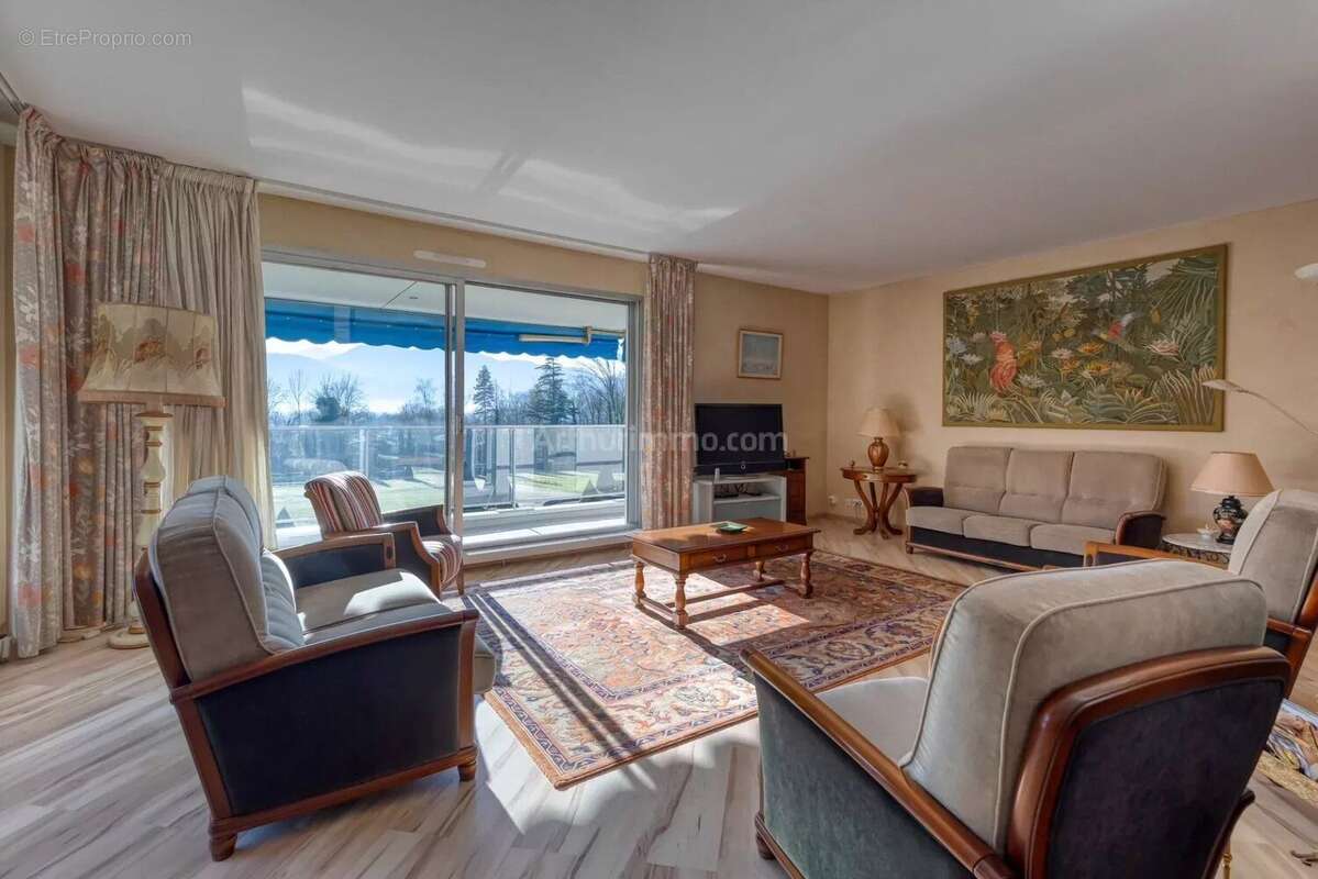 Appartement à MEYLAN