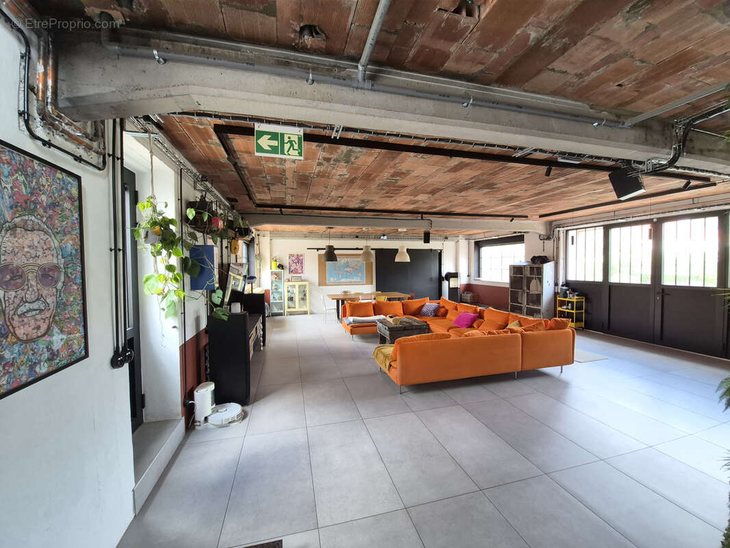 Maison 200 m2   4 chambres   Dépendances   Terrain 818 m2 - photo 4