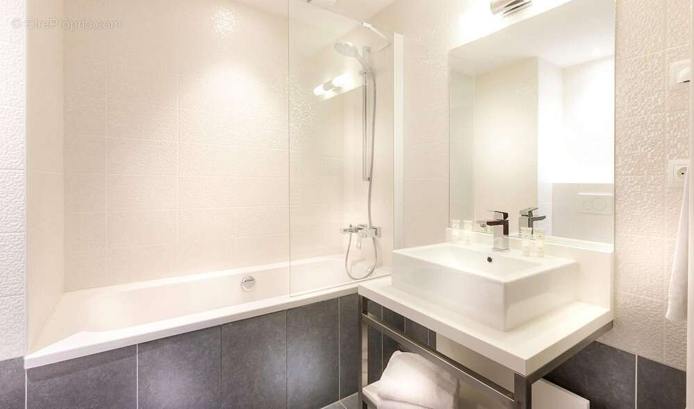 INVESTISSEMENT LOCATIF  Paris  Résidence de tourisme Adagio Paris 19 Cité de la Musique - 5,6 % de rentabilité - photo 5