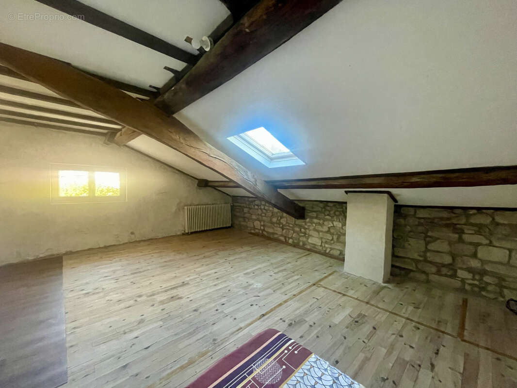 Maison à SAINT-DONAT-SUR-L'HERBASSE