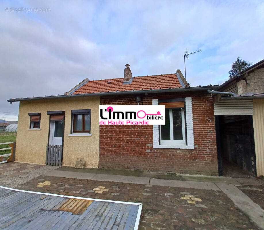 Maison à FOUCAUCOURT-EN-SANTERRE