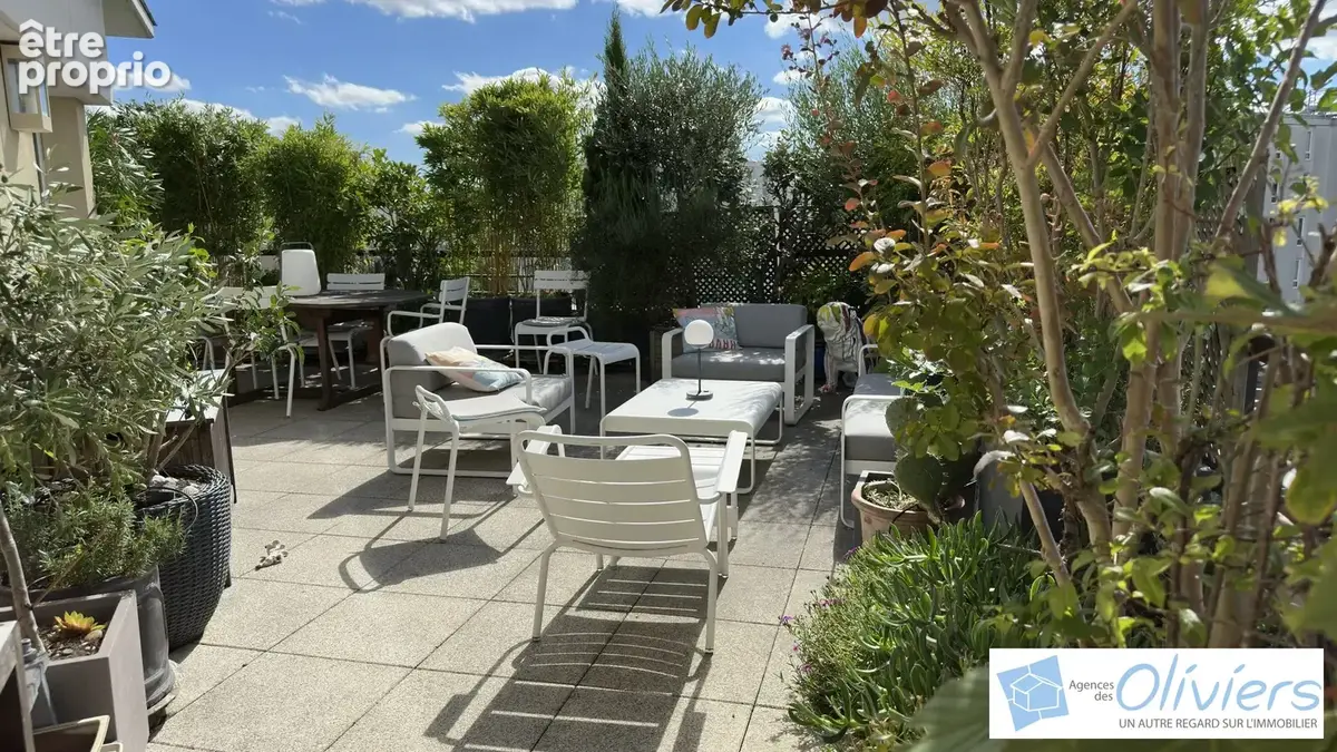 Appartement 7 pièces 111 m² à vendre à Guyancourt (78280) - photo 2