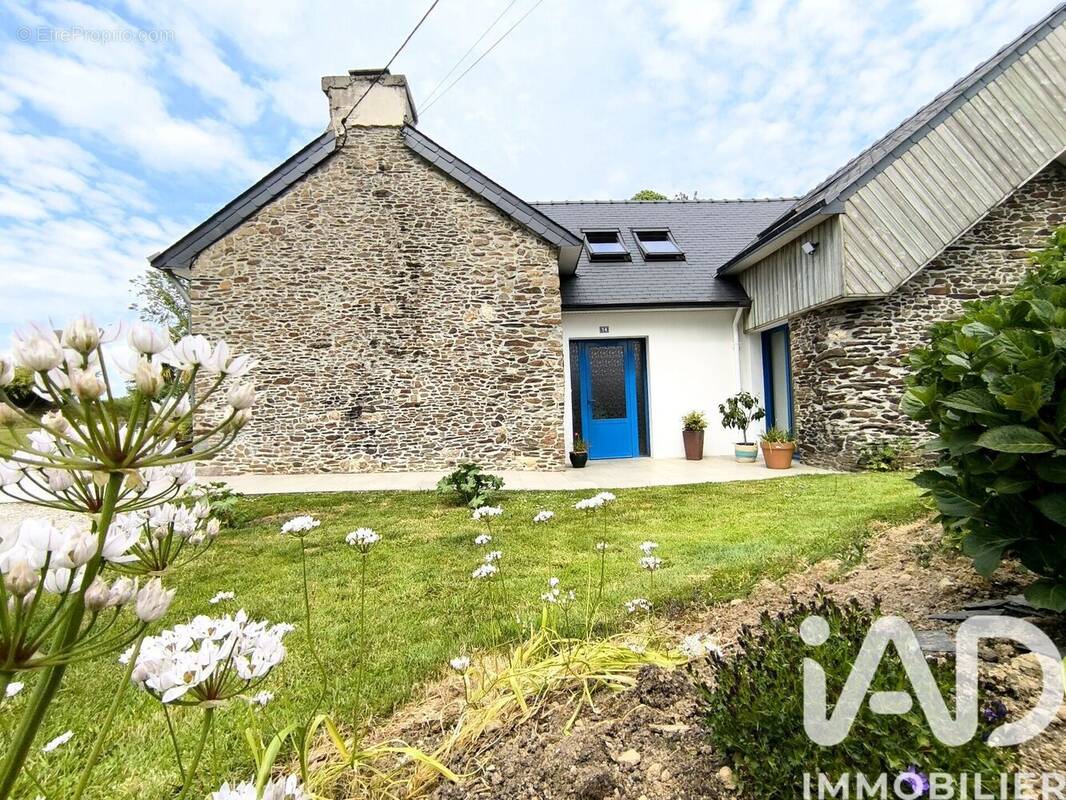 Photo 1 - Maison à LE CLOITRE-PLEYBEN