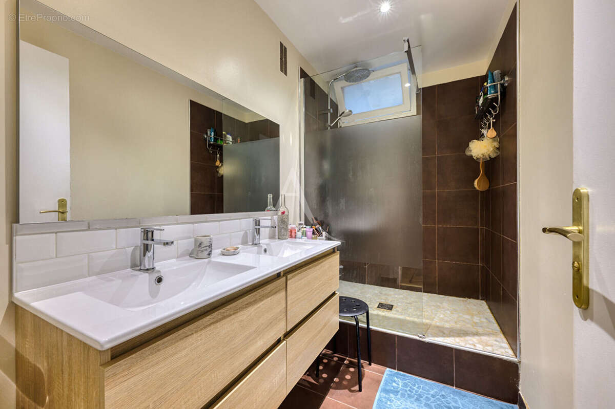 Appartement à NOGENT-SUR-MARNE