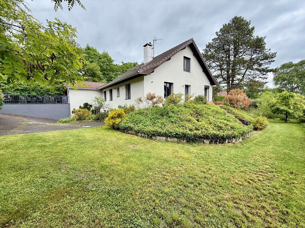 Maison à DIVONNE-LES-BAINS