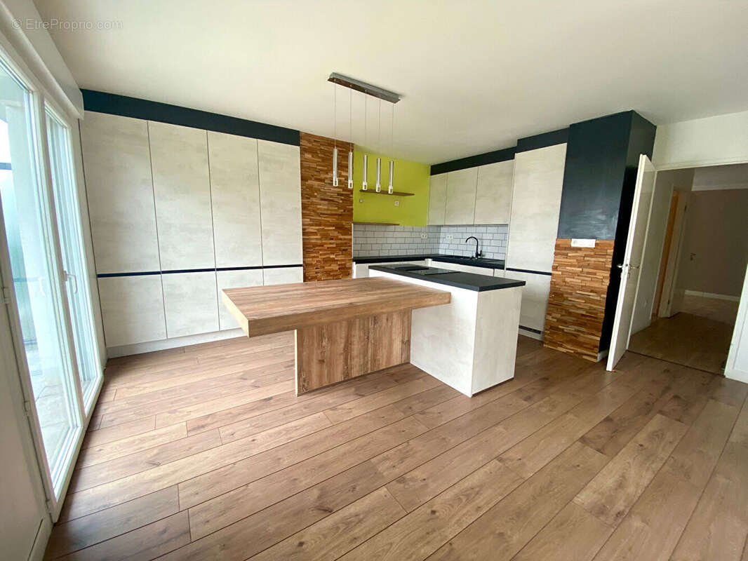 Appartement à SARTROUVILLE